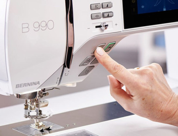 Bernina B 990 Sewing Machine